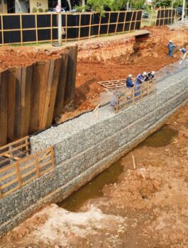 Canalização de Córrego e Construção de Ponte (Água Fria)